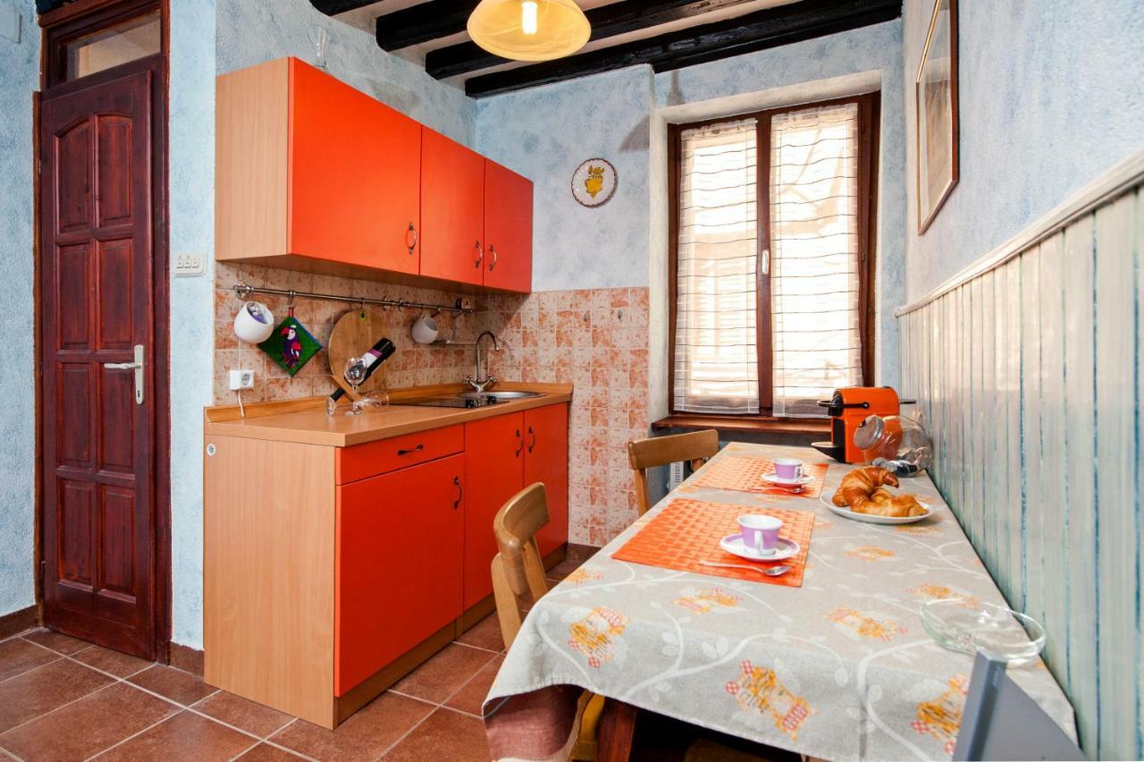 Studio Apartment Grisia 로비니 외부 사진